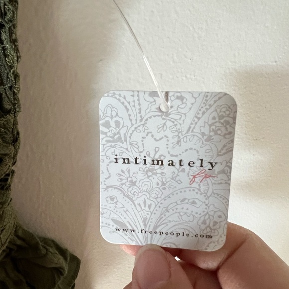 Free People Cami, Adella White Lace Peplum Camisole, crochet ruffle, Medium - Picture 8 of 8